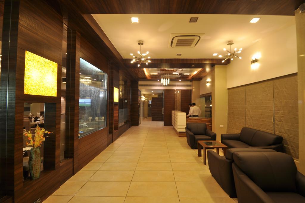 Le Grande Residency -Unmarried Couples Are Not Allowed Ahmedabad Exterior foto