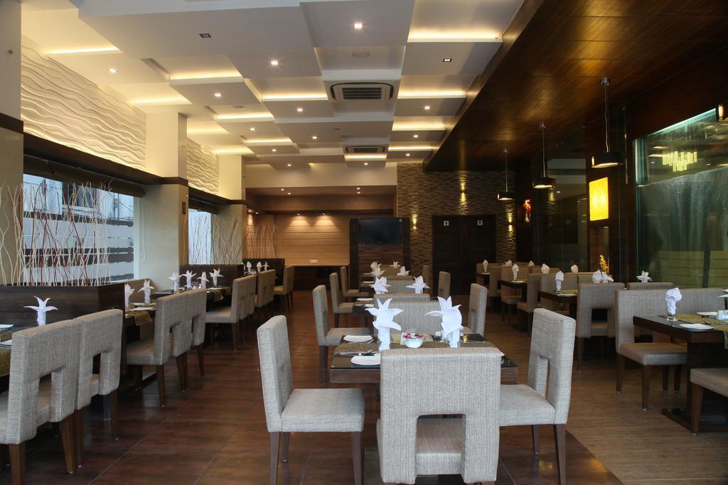 Le Grande Residency -Unmarried Couples Are Not Allowed Ahmedabad Exterior foto