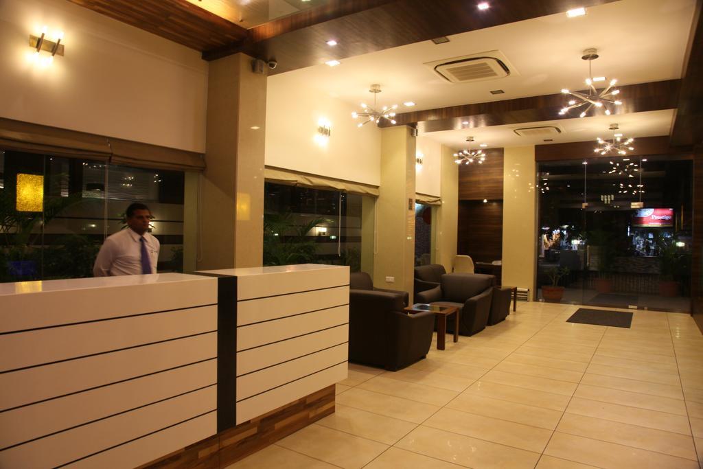 Le Grande Residency -Unmarried Couples Are Not Allowed Ahmedabad Exterior foto