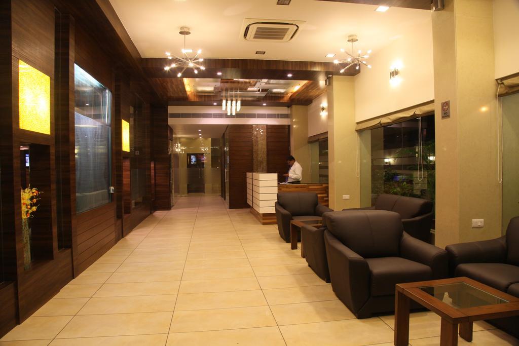 Le Grande Residency -Unmarried Couples Are Not Allowed Ahmedabad Exterior foto