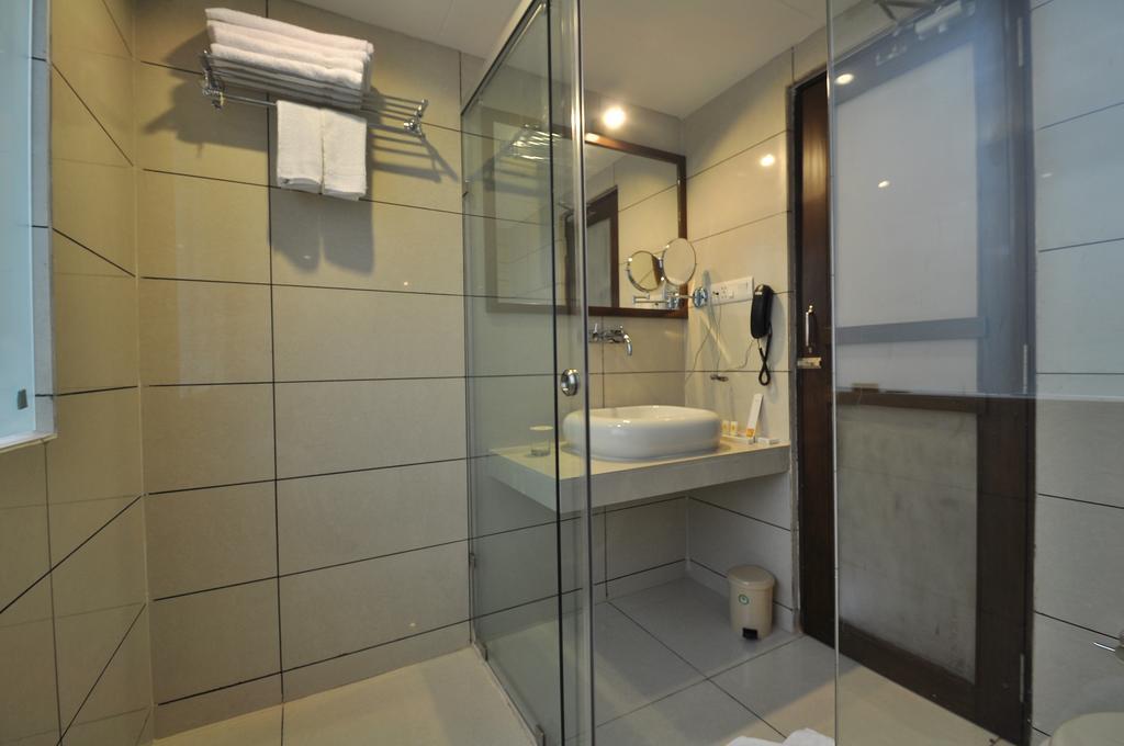 Le Grande Residency -Unmarried Couples Are Not Allowed Ahmedabad Exterior foto
