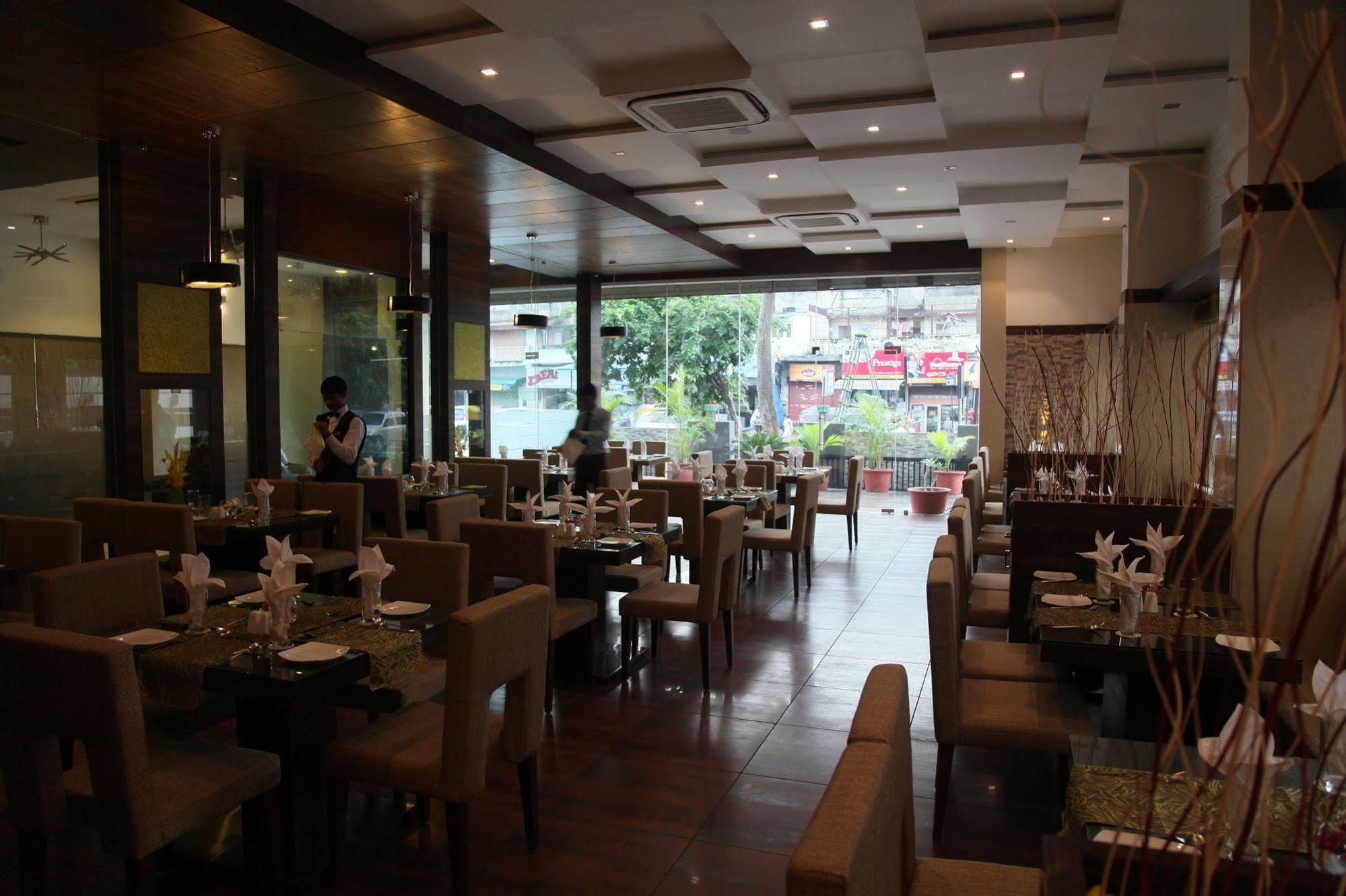 Le Grande Residency -Unmarried Couples Are Not Allowed Ahmedabad Exterior foto