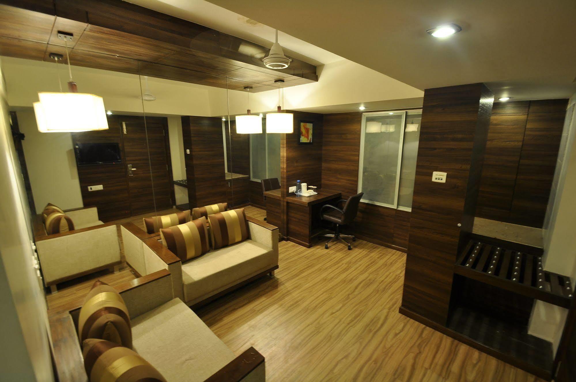 Le Grande Residency -Unmarried Couples Are Not Allowed Ahmedabad Exterior foto