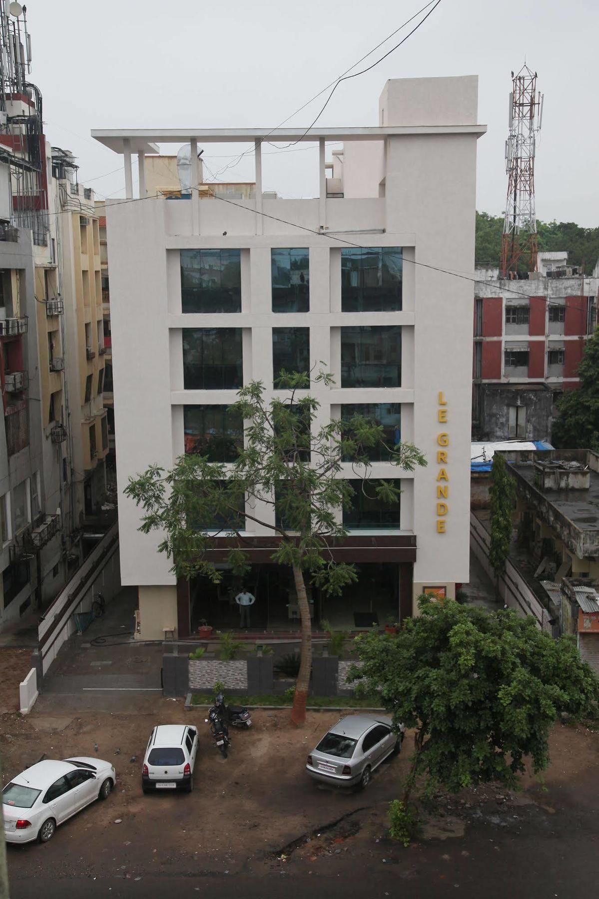 Le Grande Residency -Unmarried Couples Are Not Allowed Ahmedabad Exterior foto