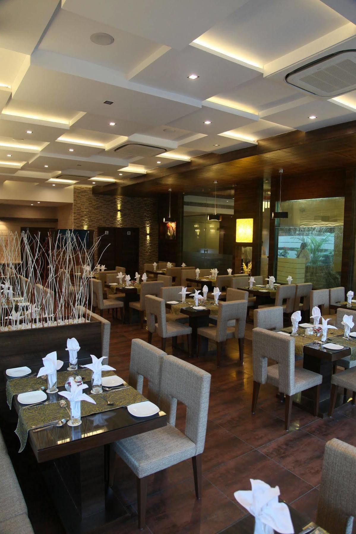 Le Grande Residency -Unmarried Couples Are Not Allowed Ahmedabad Exterior foto